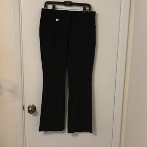 Women’s trousers. Boot cut. Stretch fabric.